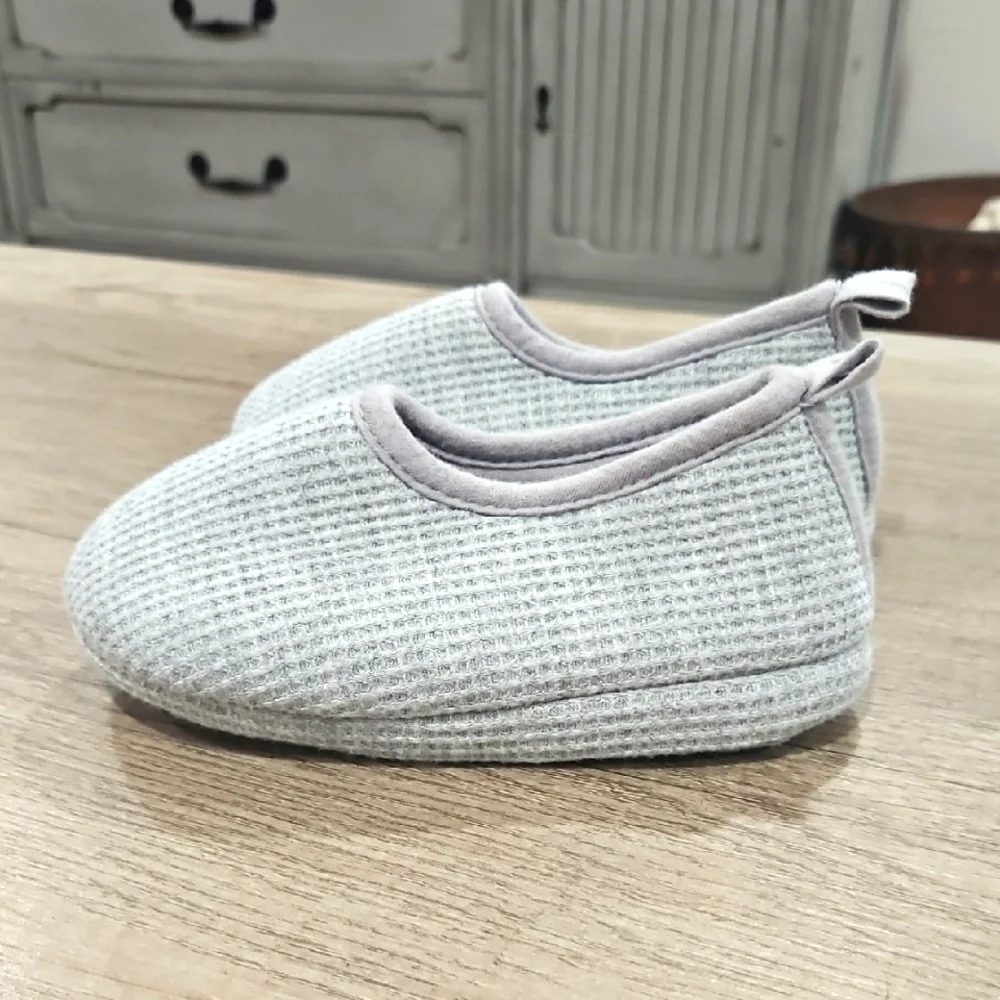 Zara Baby Gray Monochrome House Slippers - Size 22-23 (US size 7-8) NWT